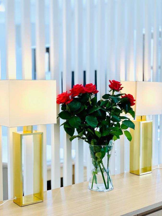 Apartament W Centrum Miasta Z Darmowym Parkingiem Dla Dwojga -Apartamenty Pod Zlotym Lwem Kłodzko Esterno foto